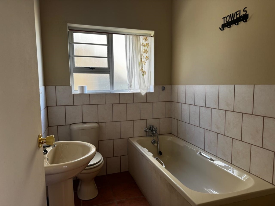 3 Bedroom Property for Sale in Wavecrest Eastern Cape
